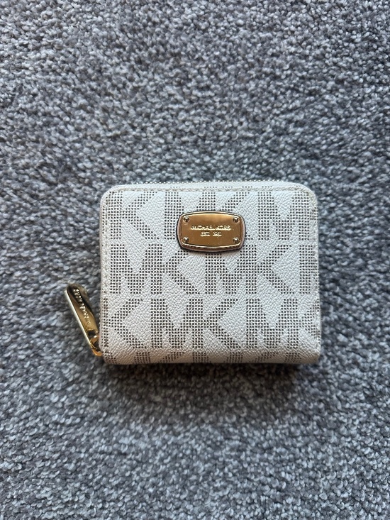 Michael Kors Handbags - Michael Kors Wallet